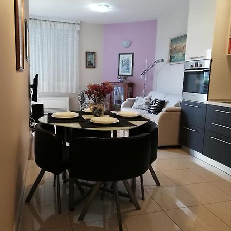 Near Beach Apartment Reno With Private Parking Split Exteriör bild