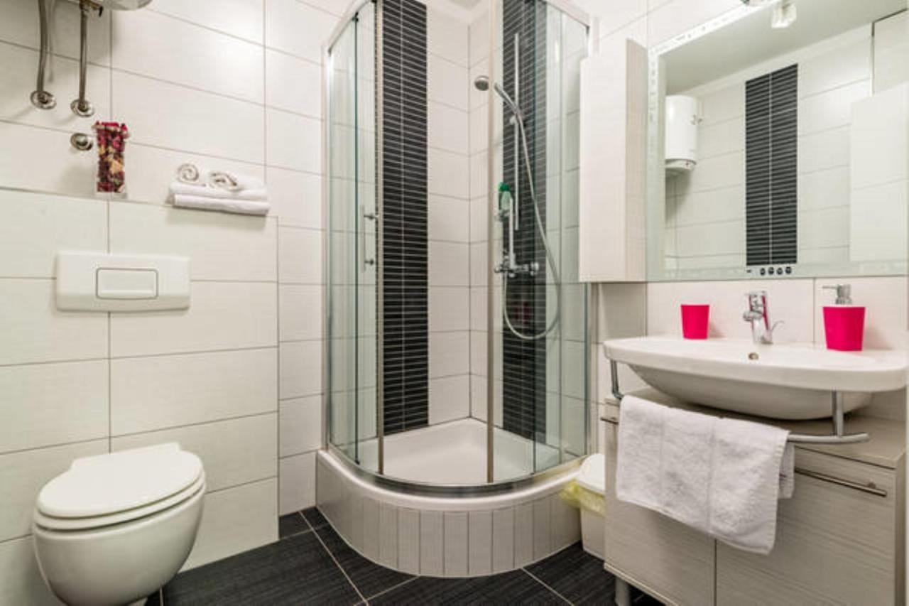Near Beach Apartment Reno With Private Parking Split Exteriör bild