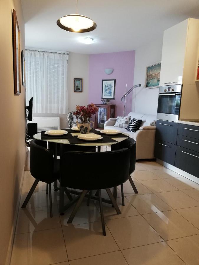 Near Beach Apartment Reno With Private Parking Split Exteriör bild