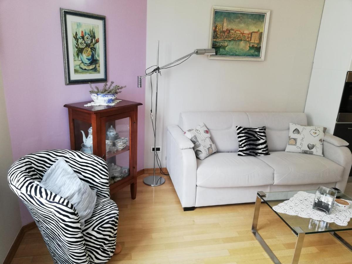 Near Beach Apartment Reno With Private Parking Split Exteriör bild