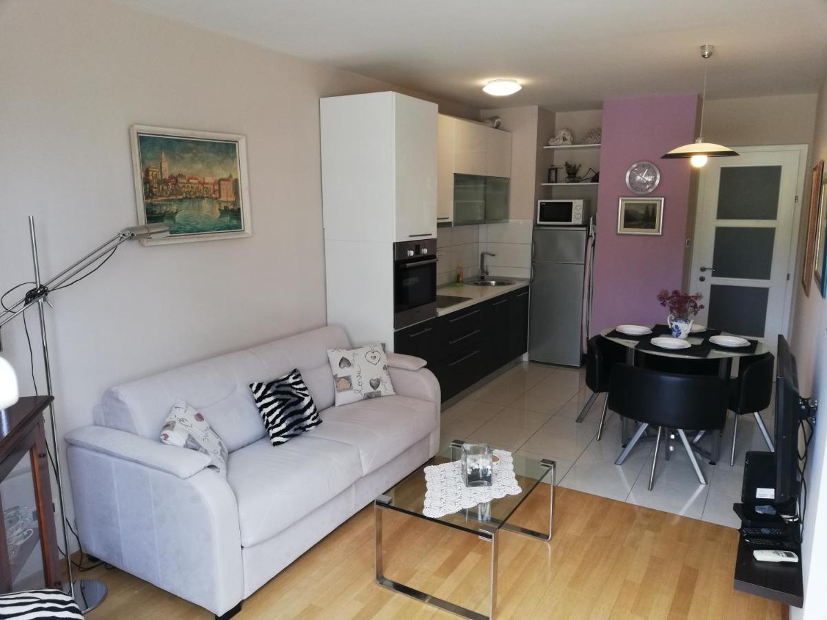 Near Beach Apartment Reno With Private Parking Split Exteriör bild