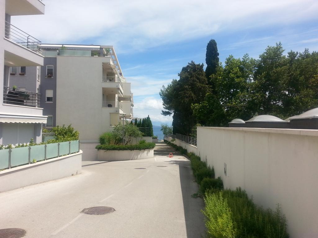 Near Beach Apartment Reno With Private Parking Split Exteriör bild