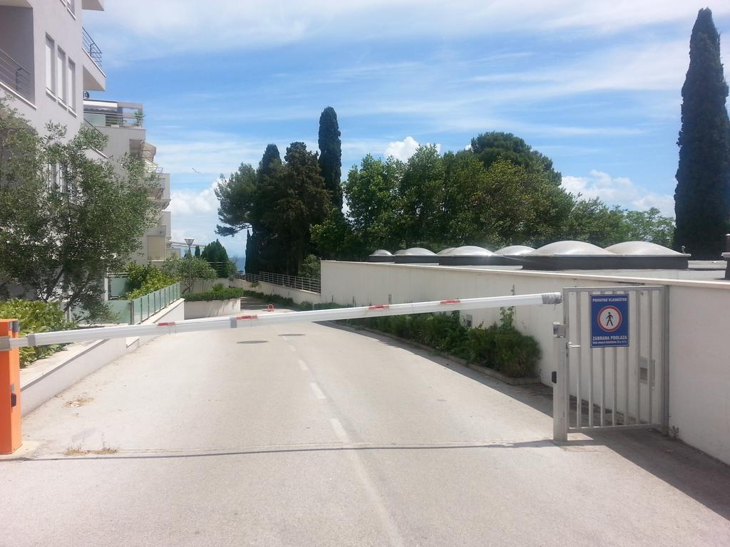 Near Beach Apartment Reno With Private Parking Split Exteriör bild