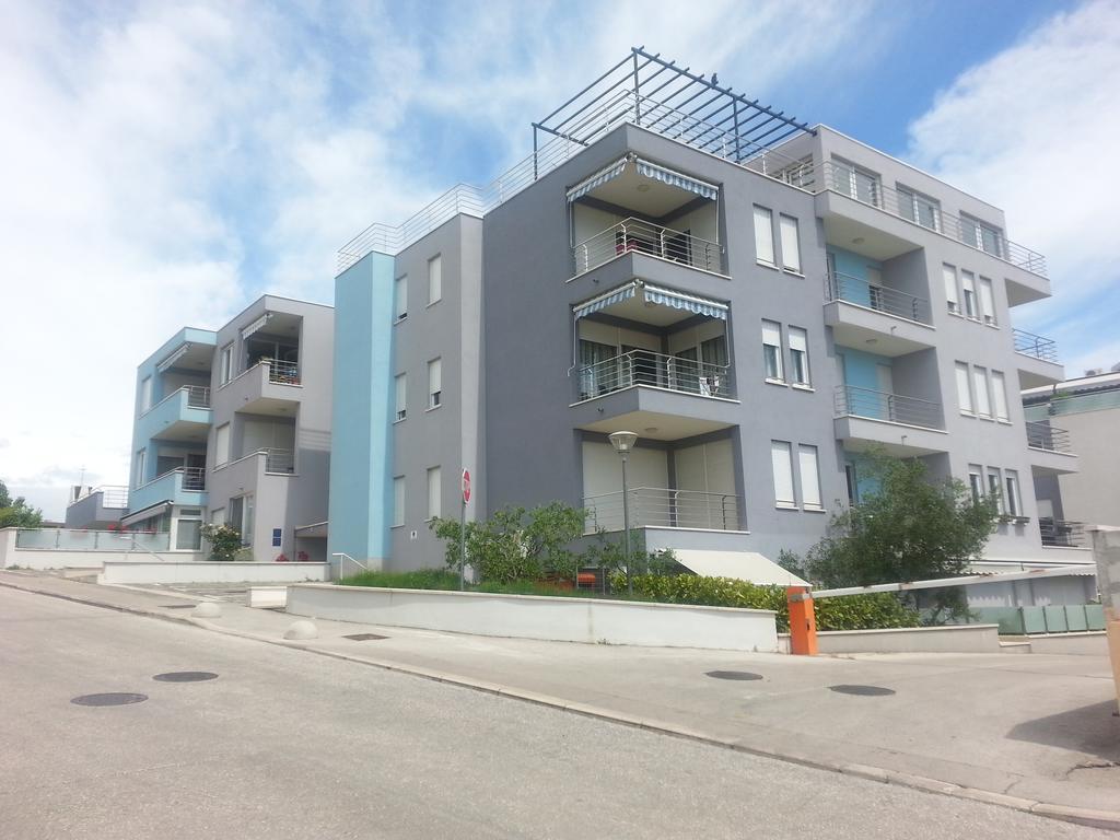 Near Beach Apartment Reno With Private Parking Split Exteriör bild