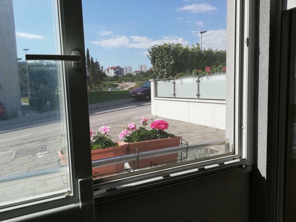 Near Beach Apartment Reno With Private Parking Split Exteriör bild