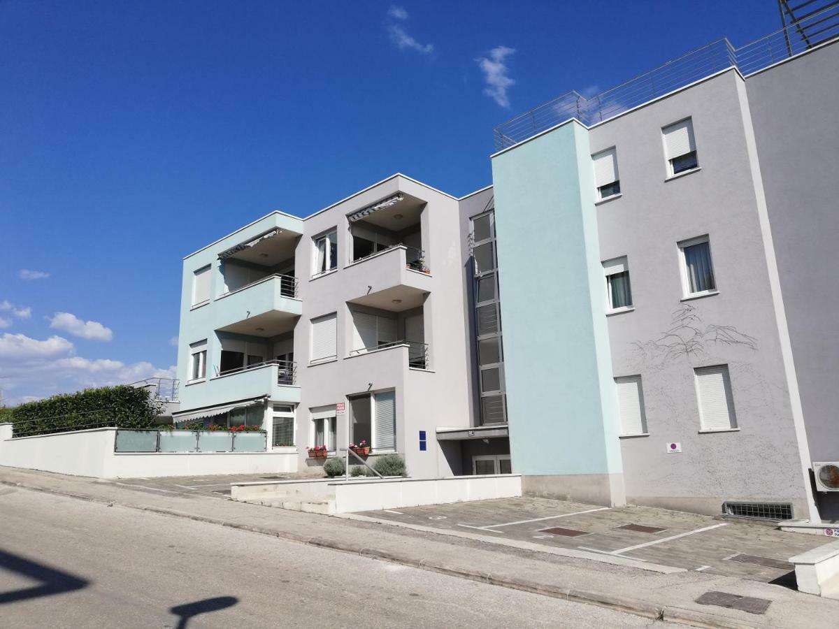 Near Beach Apartment Reno With Private Parking Split Exteriör bild
